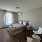 Cozy Place For Nights Апартаменты *