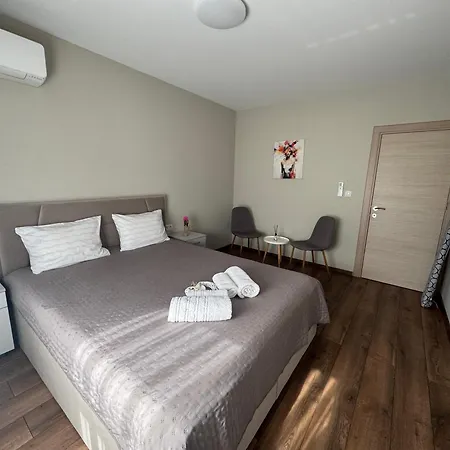 Cozy Place For Nights Апартаменты *