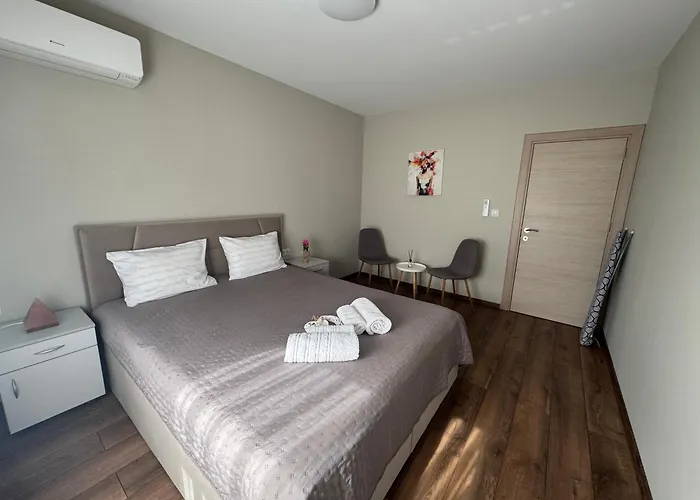 Cozy Place For Nights Apartment *